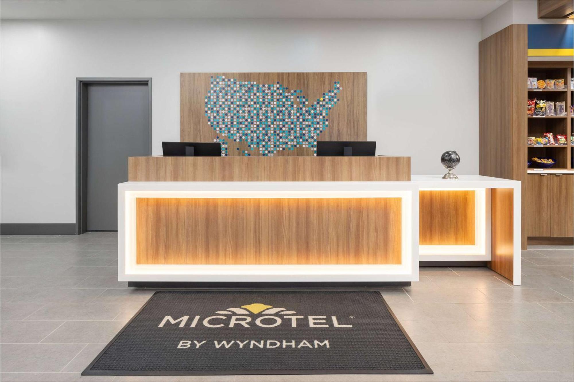 Microtel Inn & Suites By Wyndham Macedon Exterior photo